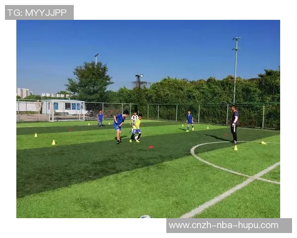 足球蓝牌的魅力解析与发展趋势探讨，助力青少年足球梦想成真